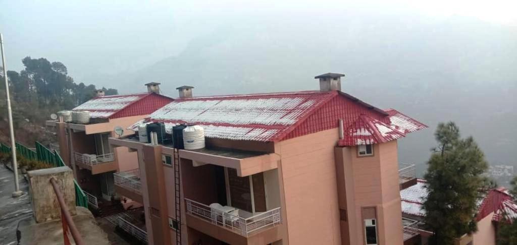 Amravati Resort Solan Exterior photo