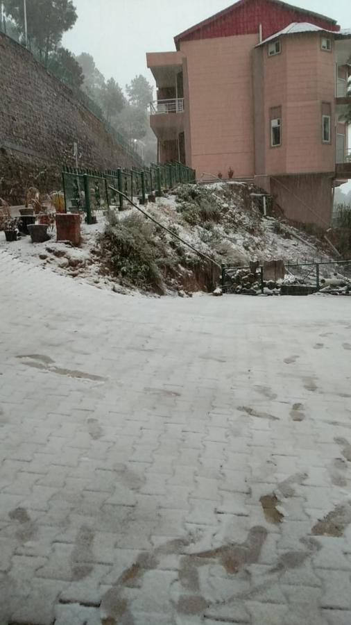 Amravati Resort Solan Exterior photo